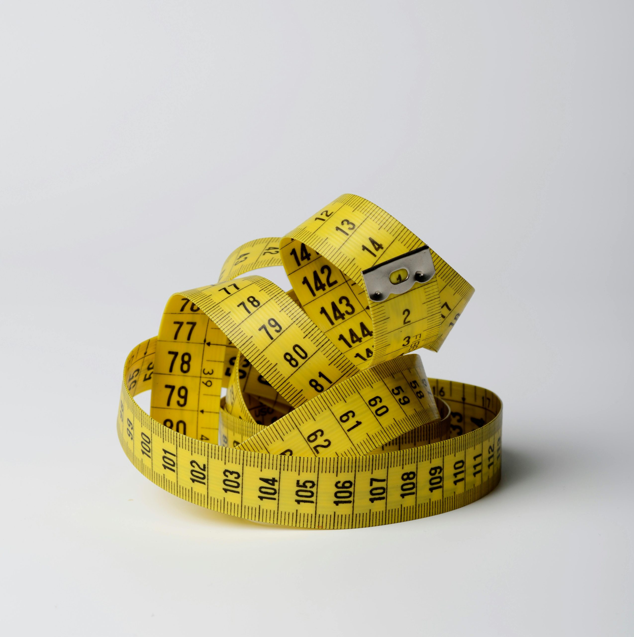 Wat moet de minimale breedte van een trap zijn